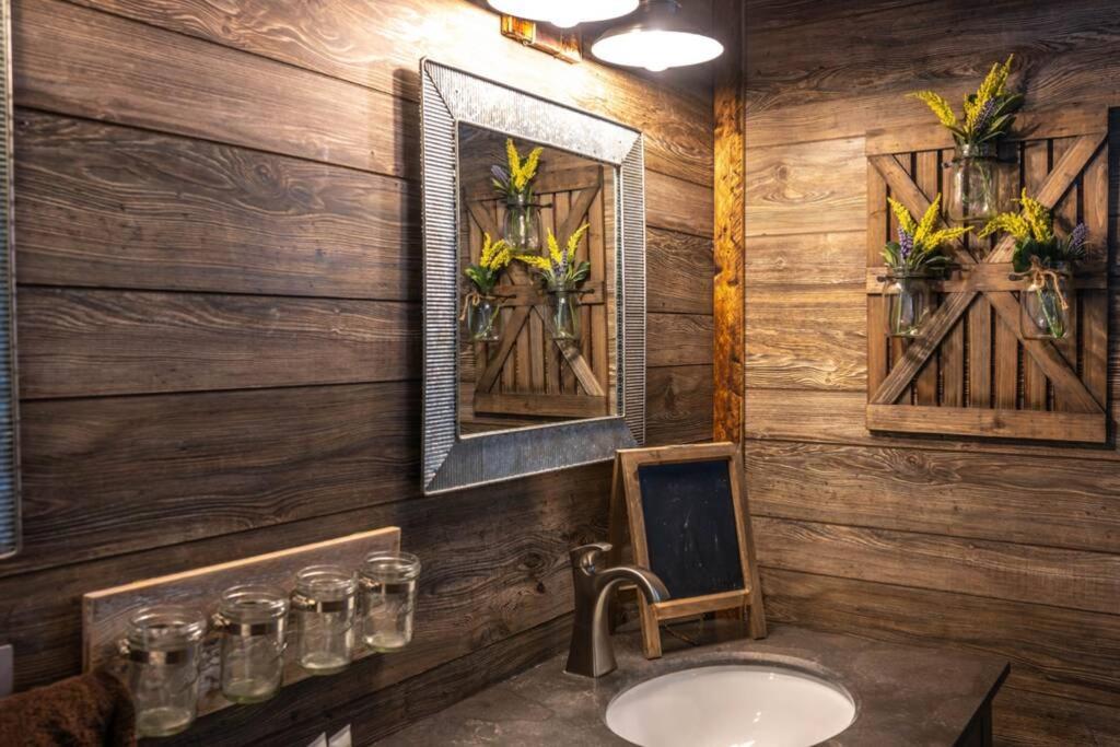 Happy Trails - Cobbly Nob Resort Home แกตลิงเบิร์ก ภายนอก รูปภาพ