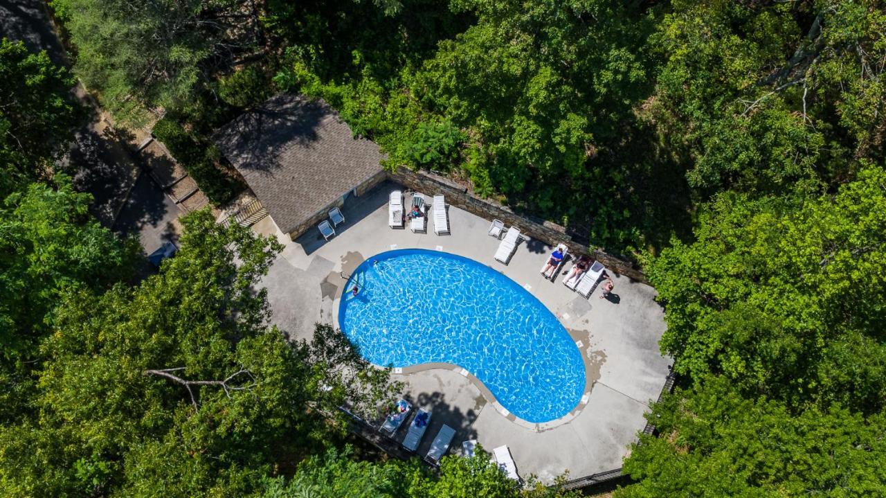 Happy Trails - Cobbly Nob Resort Home แกตลิงเบิร์ก ภายนอก รูปภาพ